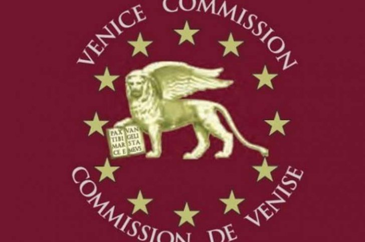 Comisia de la Veneţia, la Bucureşti, pentru a analiza legile justiţiei