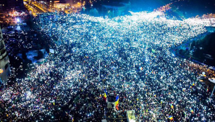 Protest cu un milion de români din Diaspora la București, pe 10 august. Mesajul devenit viral