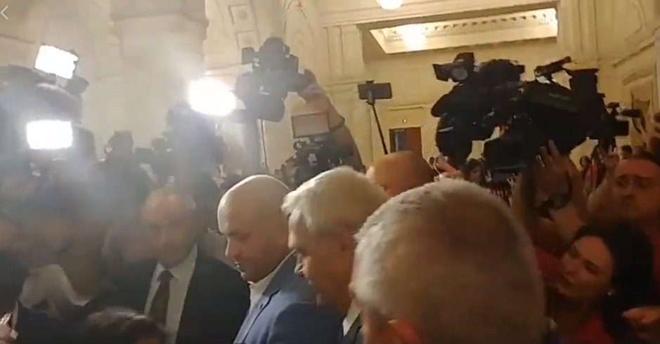 Jenant: deputatul Căprar, bodyguardul lui Dragnea într-un moment delicat! (VODEO)