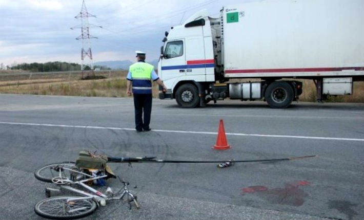 Biciclist accidentat mortal pe DN 7