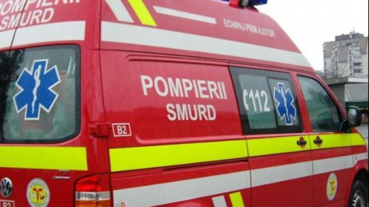 Accident grav cu un autocar, un microbuz şi o autoutilitară. 11 răniţi