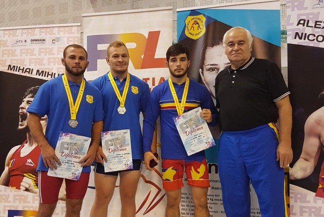 Luptătorii CS Astra Arad au fost din nou în top. Mihai Mihuţ e de 5 ani campion naţional!