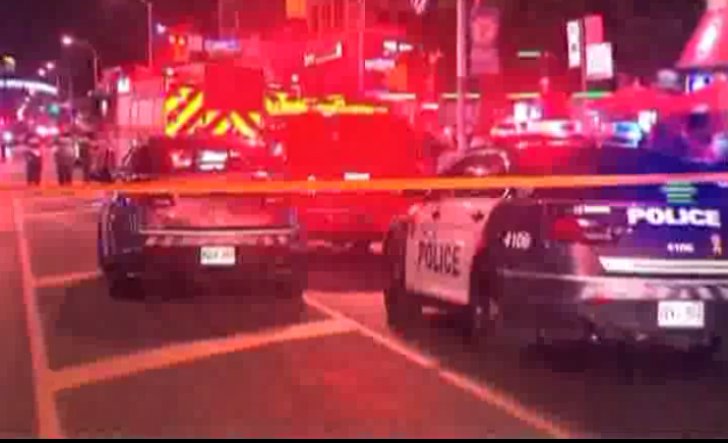 Atac armat la Toronto: un mort și 13 oameni răniți. Atacatorul a fost ucis
