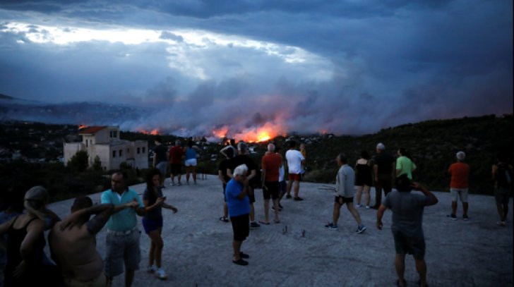 Incendii Grecia. Ce se întâmplă cu turiștii români. Anunţul făcut de agenţiile de turism