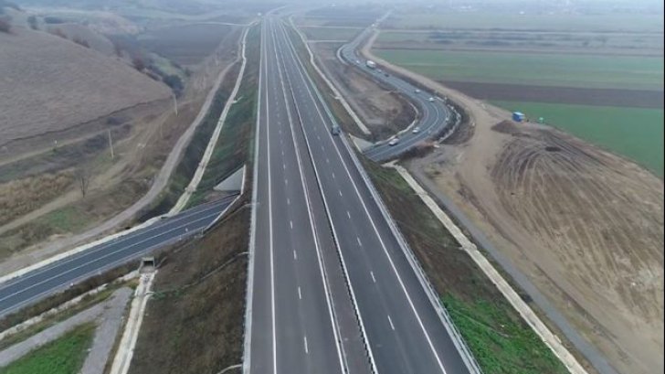 Minune la autostrăzi. Se dau în folosinţă 30 km de drumul reparat înainte de inaugurare