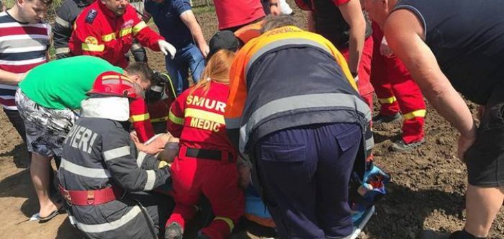 Tragedie în Timiş, trei oameni au căzut într-o fântână şi au murit (VIDEO)
