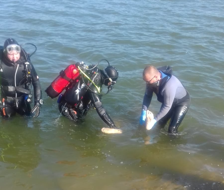 Scafandrii de la ISU au găsit cadavrul tânărului de 28 de ani, înecat în lacul de acumulare de la Tauț