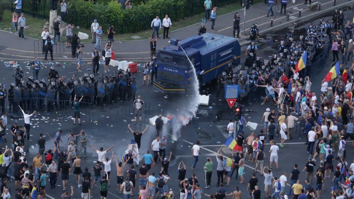 PROTEST NOU, anunţat pentru sâmbătă, în Piaţa Victoriei: 