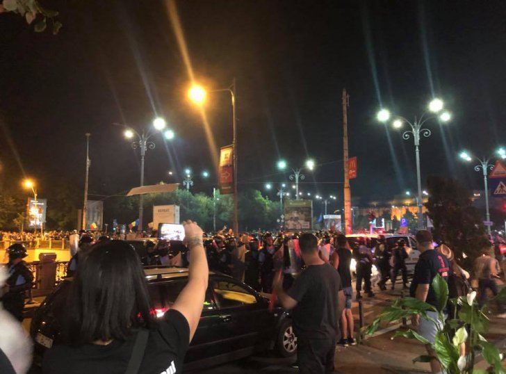 Se anunță un nou protest în Piața Victoriei, astăzi, de la 22.45