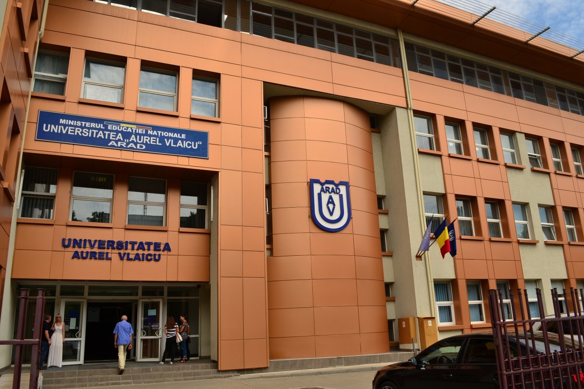Universitatea „Aurel Vlaicu” din Arad începe anul universitar!
