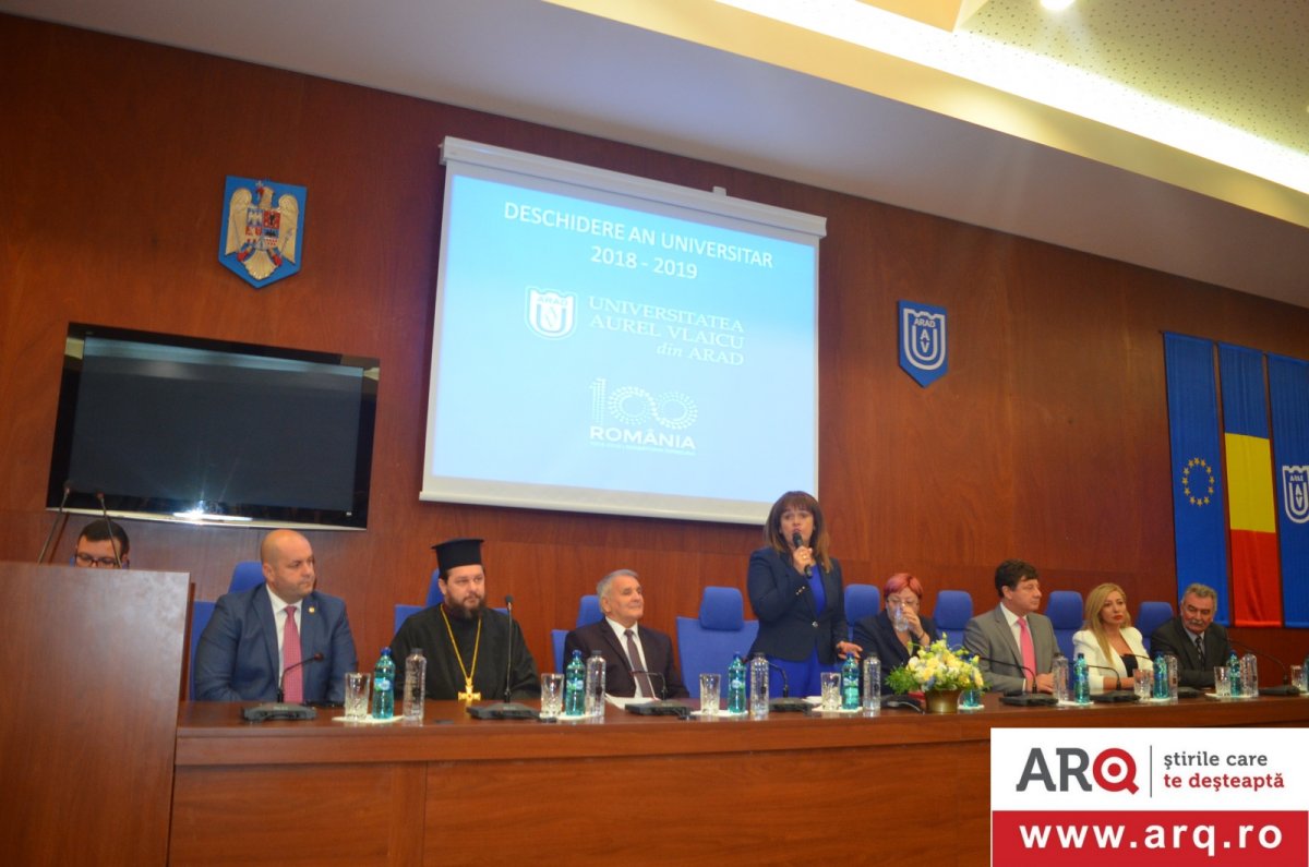 Universitatea „Aurel Vlaicu”  a început noul an universitar