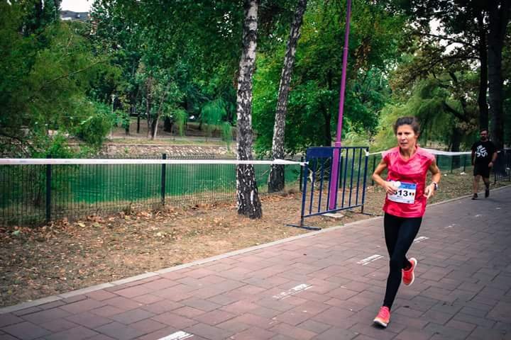 Deţinătoarea recordului național de ultramaraton participă la MARATONUL, SEMIMARATONUL ȘI CROSUL ARADULUI - 2018