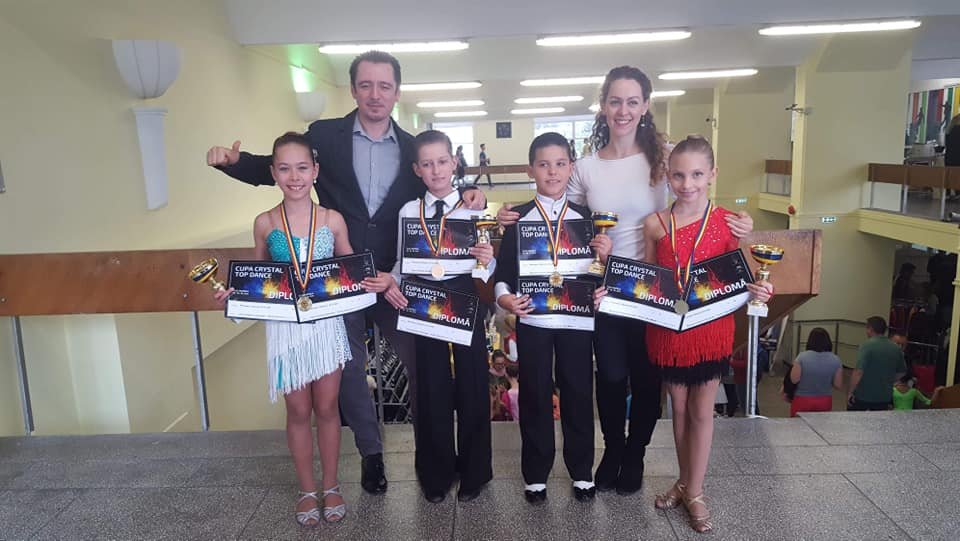 Școala de Dans Royal Steps aduce Aradului cele mai multe medalii de la Campionatul Național de Clase de la Cluj-Napoca