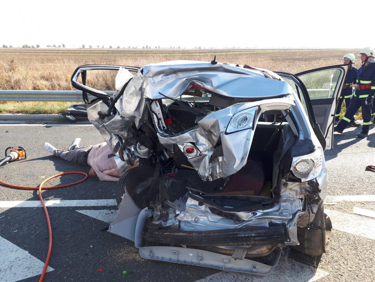 Accident între două VW-uri, cu un mort și mai mulți răniți pe Autostrada Arad - Timișoara