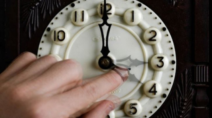 România trece la ORA DE IARNĂ 2018! Cum se potrivesc ceasurile?
