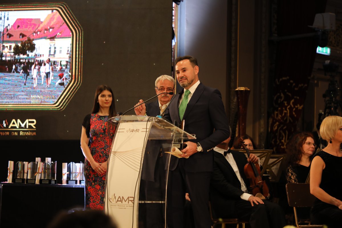 Aradul, premiat pentru „Excelenţă în Regenerare Urbană a Spaţiilor Publice” la Gala Asociaţiei Municipiilor din Român
