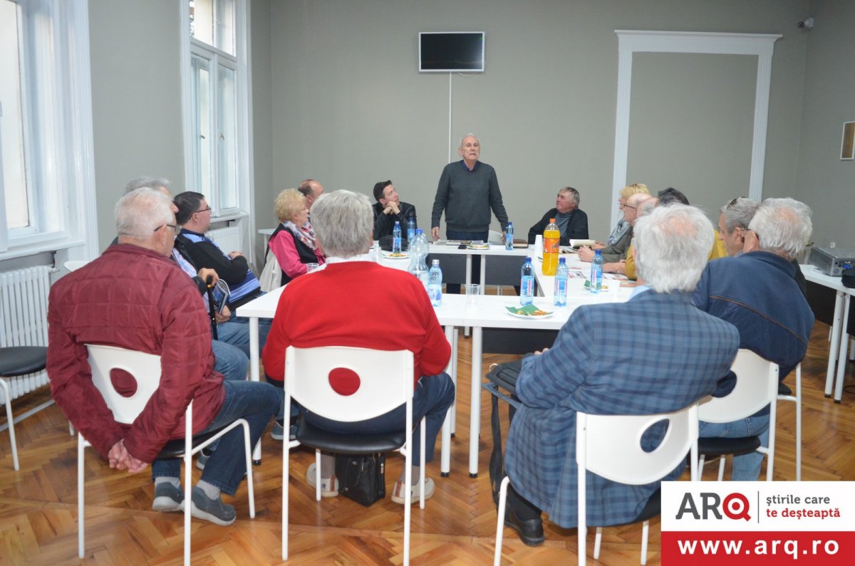  Doru Dinu Glăvan, preşedintele UZPR, s-a întâlnit cu ziariştii de la Arad