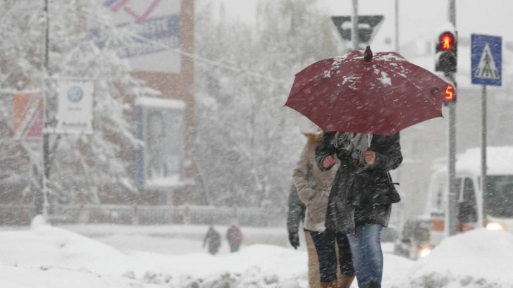 Avertizare meteo în toată țara! Ninsori, lapoviță și frig