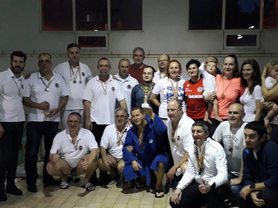 89 de medalii şi DKMT ENDURANCE CUP pentru înotătorii masters ai CSM Arad!