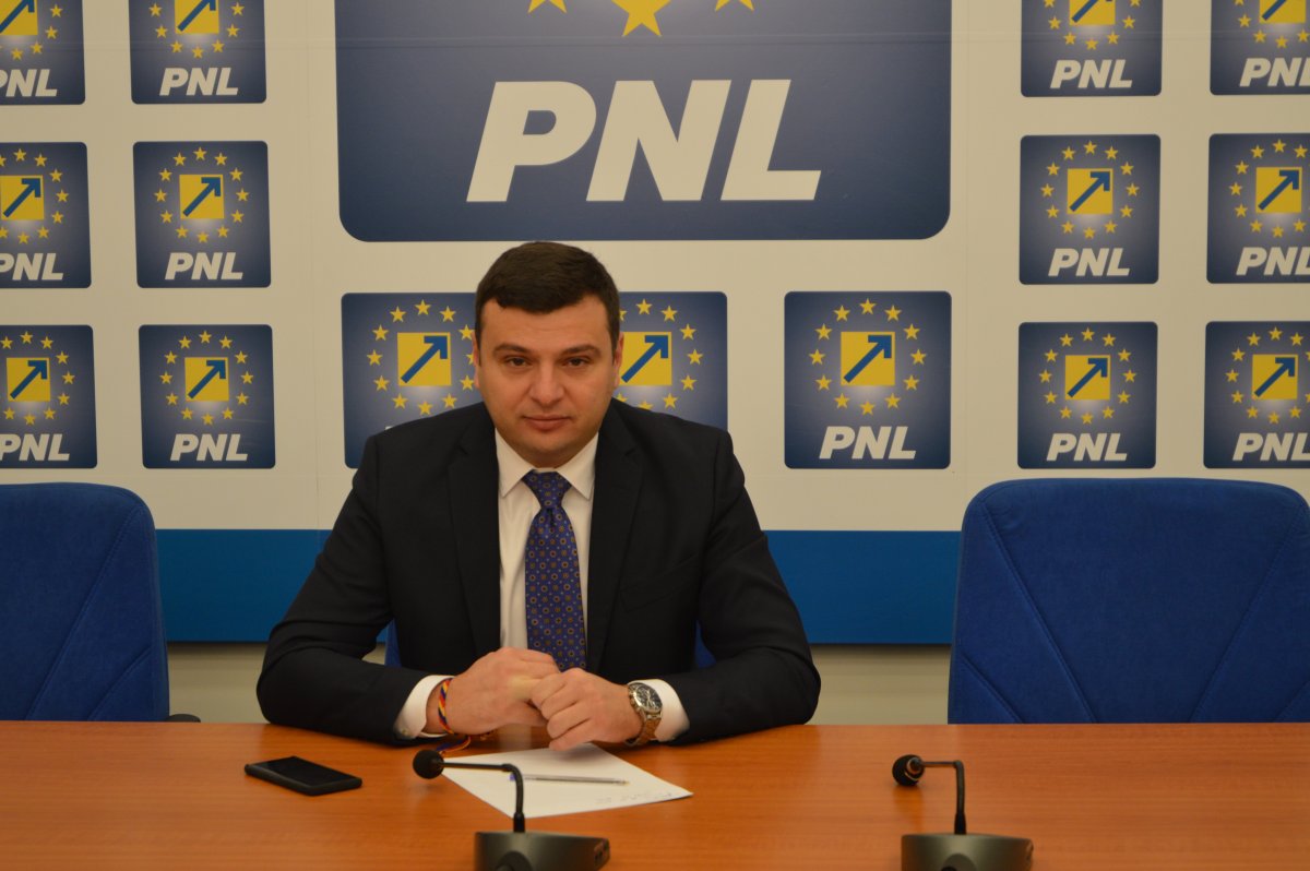 Sergiu Bîlcea : “Întrebări pentru senatorul Zero, Mihai Fifor”