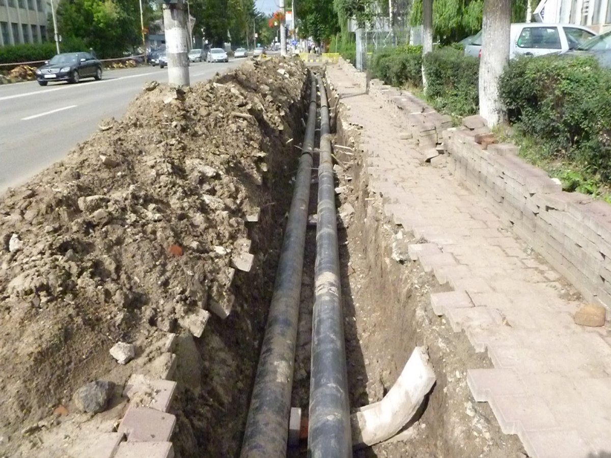 Au început lucrările de reabilitare a reţelelor de canalizare pe Calea Aurel Vlaicu