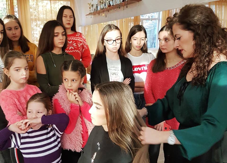 Seminar de frumusețe cu tinerii cursanți ai Școlii de Modeling Angels