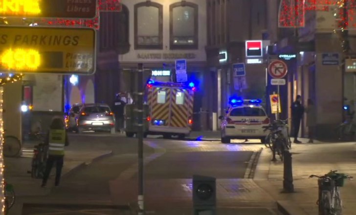 Franţa în alertă, după atentatul din Strasbourg. Parlamentul european, ÎNCHIS. Atacatorul, vânat