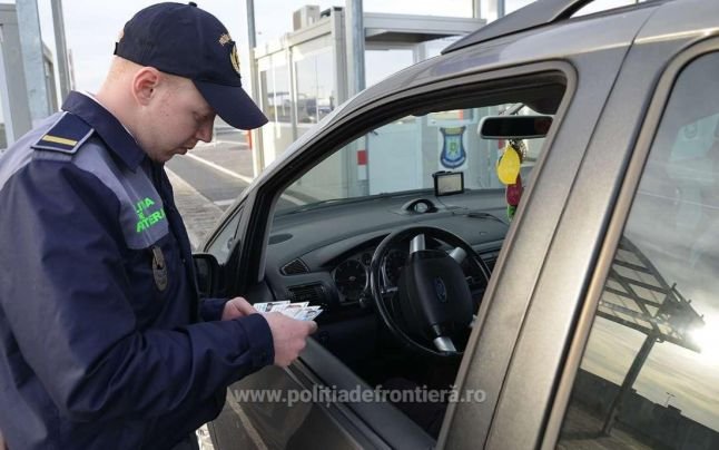 Depistat la volanul unui autoturism cu permis de conducere fals, la Vama Nădlac I