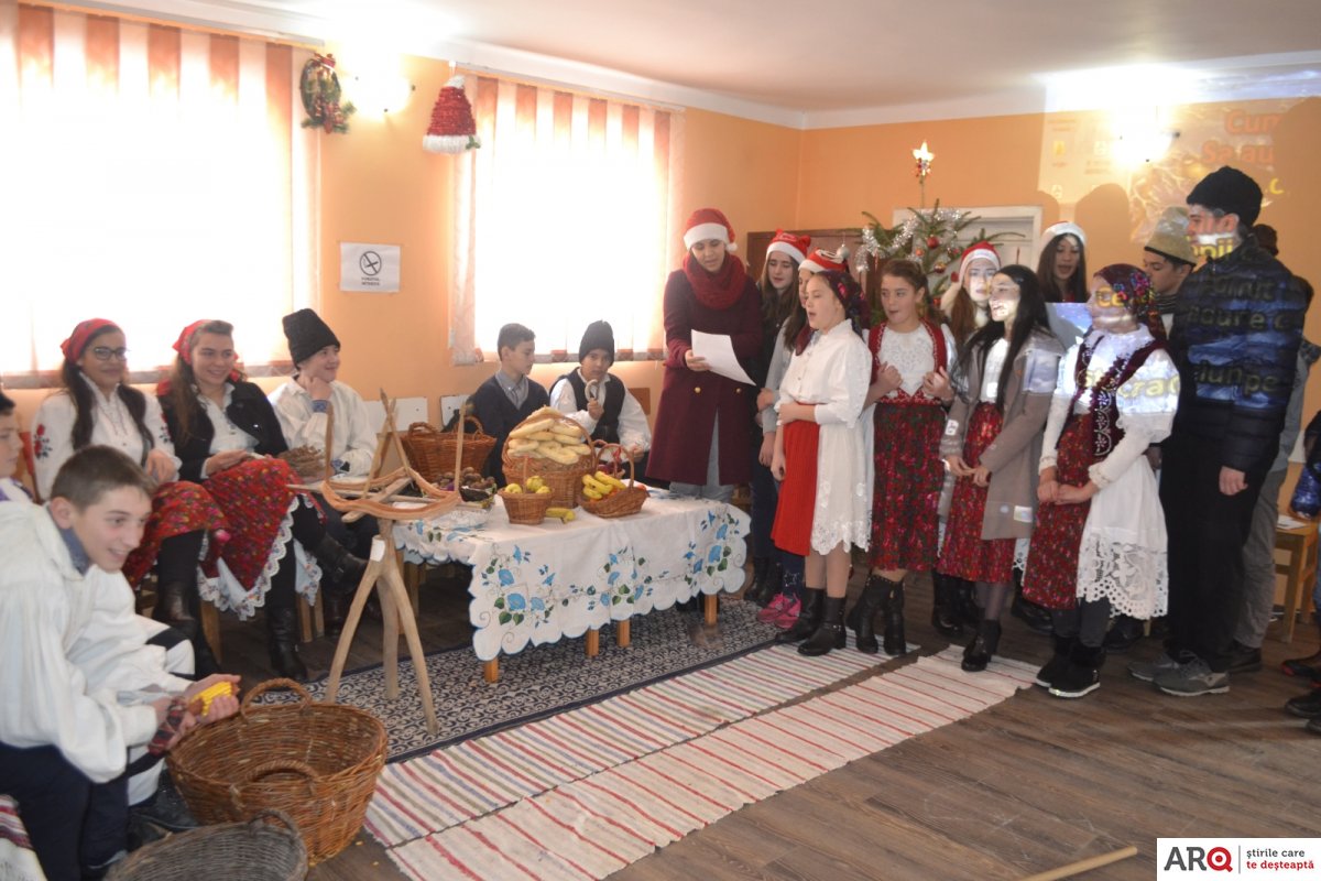 Serbare de Moș Crăciun  la Școala Gimnazială Iacobini și lucrări de modernizare în comuna Brazii