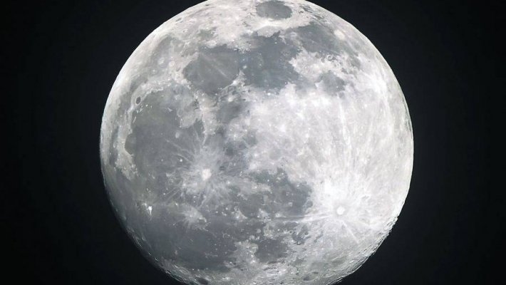 China a reuşit, pentru prima dată în istorie, aselenizarea pe partea nevăzută a Lunii
