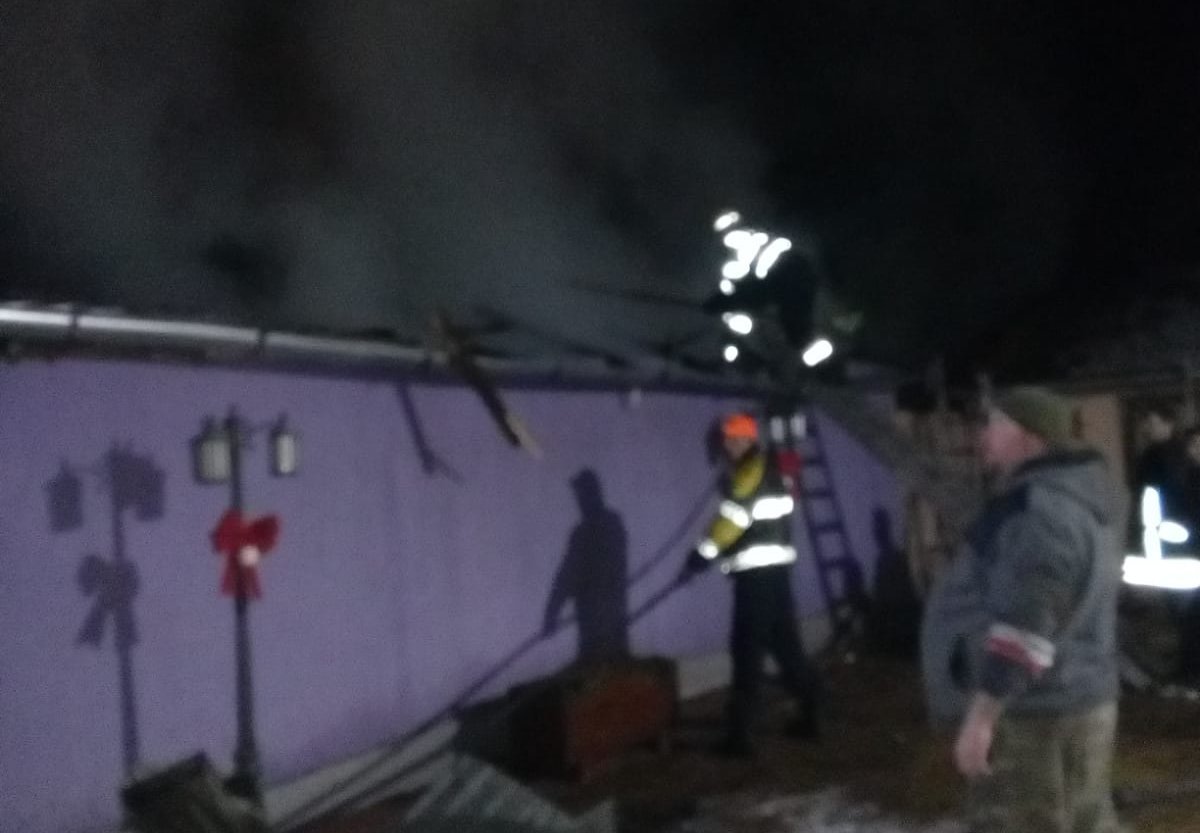 Incendiu la o casă și o anexă în Lipova