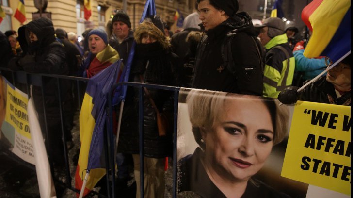 Protest anti-PSD în fața Ateneului Român: 