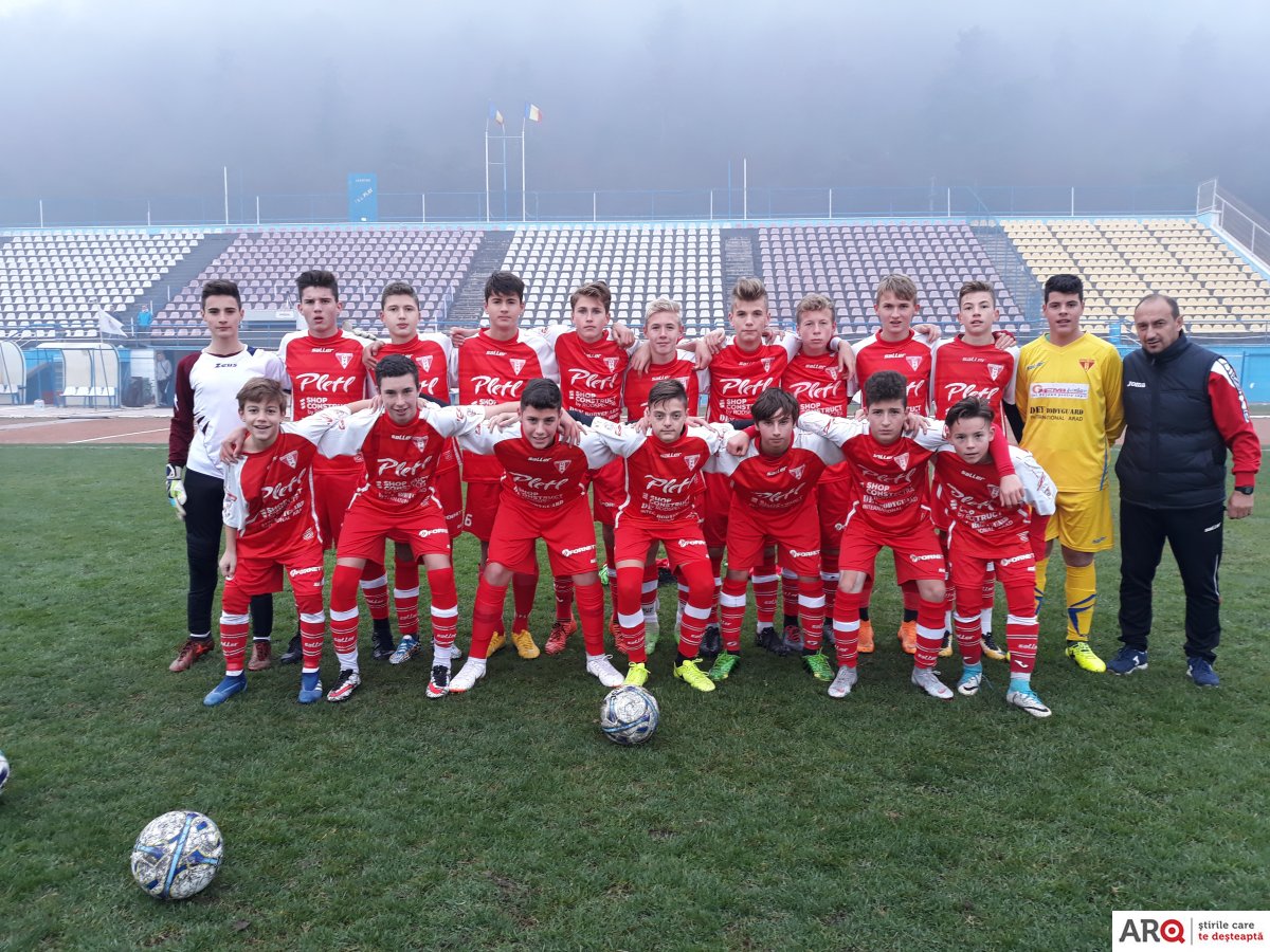 UTA 2004 a surclasat-o pe Cetate Deva , chiar pe terenul acesteia , în Cupa Elitte U'15, cu 6-0