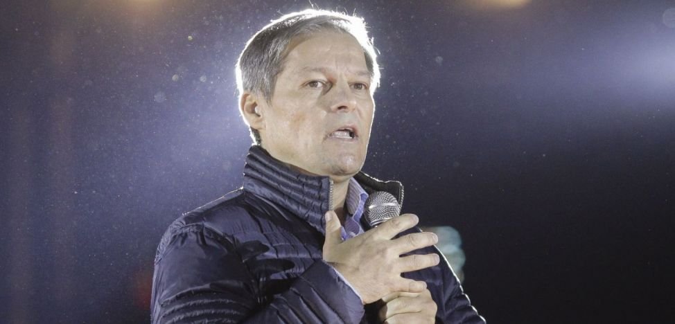 Una din paginile Facebook ale #Rezist îl atacă pe Dacian Cioloş: Tu, Dacian Cioloş, nu eşti un om nou. Jos labele de pe România!