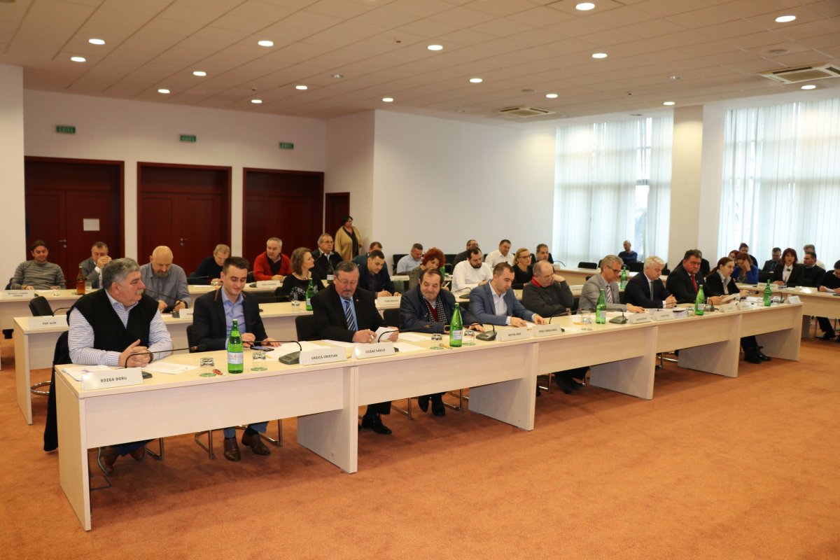 Schimburi de organigramă la instituțiile din subordinea Consiliului Județean Arad