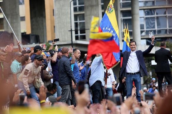 România îl recunoaşte pe Juan Guaidó în calitatea de Preşedinte interimar al Venezuelei