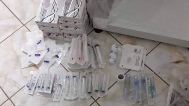 Un nou medic fals descoperit de poliţişti. O femeie din Oradea, suspectată că făcea ilegal injectări cu acid hialuronic la cosmetică