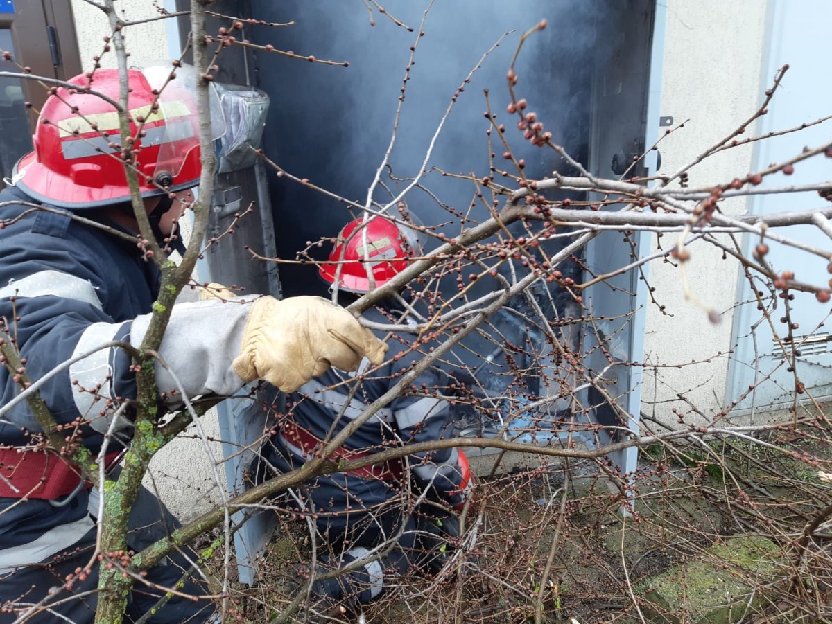 Incendiu la un transformator electric în orasul Ineu