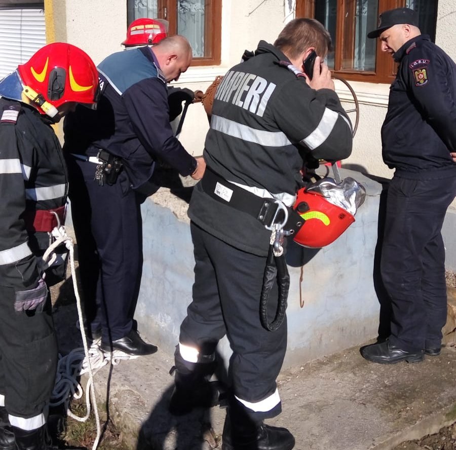 O femeie din Cil s-a omorât aruncându-se în fântână