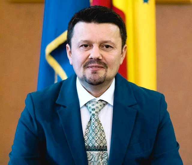 Ionel Bulbuc : „Nici măcar Ministerul Educației nu o mai vrea pe Anca Stoenescu la ISJ Arad”