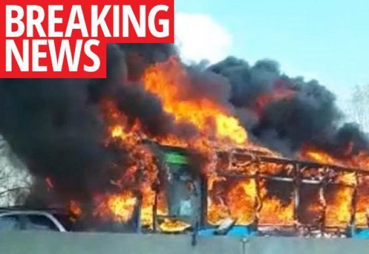 Atac șocant în Italia: Un bărbat a incendiat un autobuz cu elevi