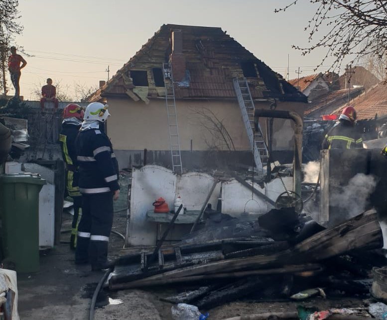 Pompierii în acțiune la  Arad, Prunișor și Brazi