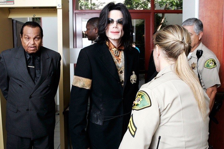 Familia lui Michael Jackson a lansat propriul documentar