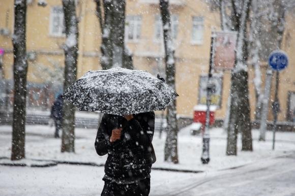 PROGNOZA METEO. Ninsori la munte, ploi în rest. Când se încălzeşte vremea