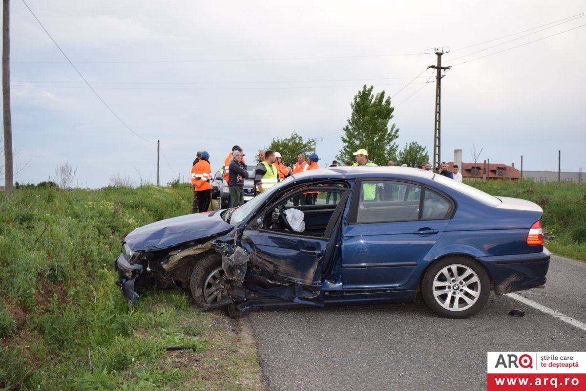 Accident violent cu un BMW contra VW, între Fântânele și Frumușeni