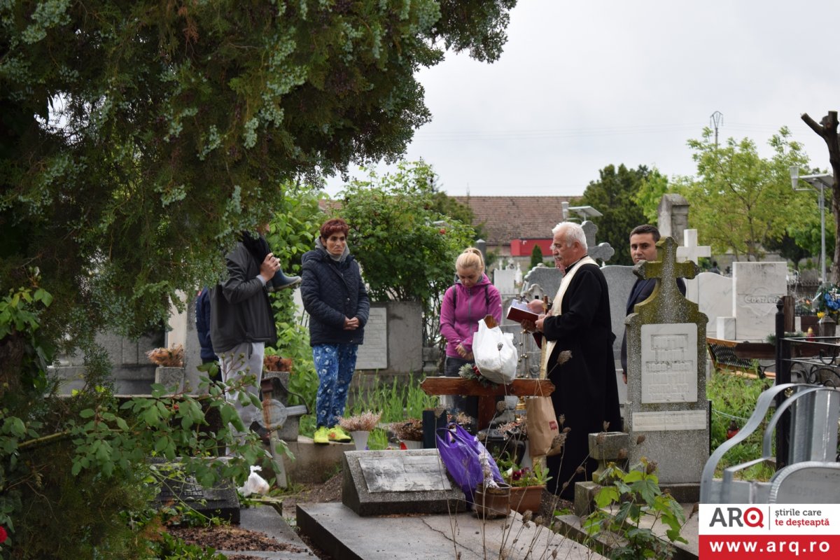 Paștele Morților în cimitirele arădene