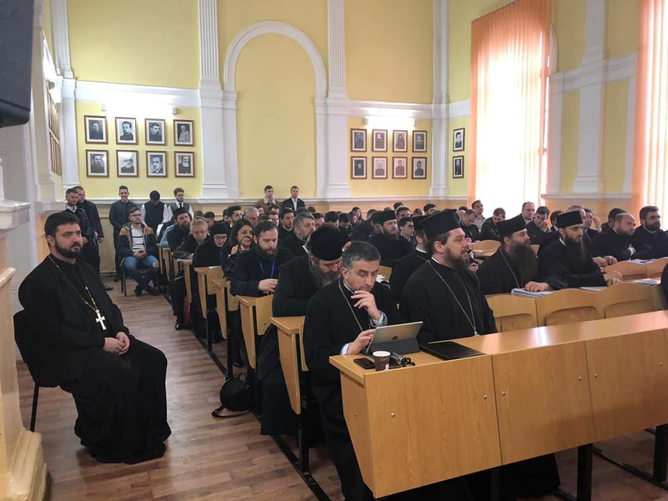 Două simpozioane naționale la Facultatea de Teologie din Arad
