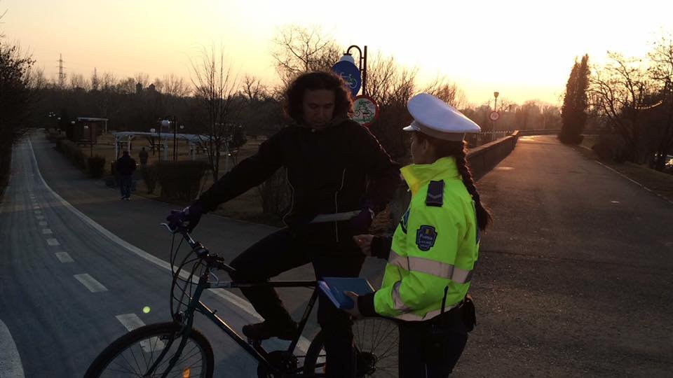 Poliția Locală vine cu sfaturi pentru biciclişti; vezi la cât pot să ajungă amenzile pentru cei care încalcă regulile