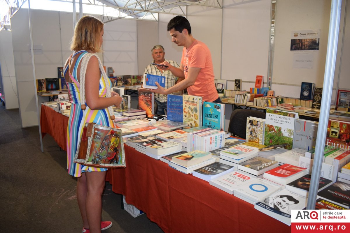 Târgul de carte în aer liber “Open Book” la Arad a fost deschis până duminică