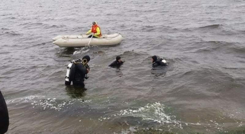 Copilul înecat la balastiera din Sântana a fost găsit de către scafandrii de la ISU Arad